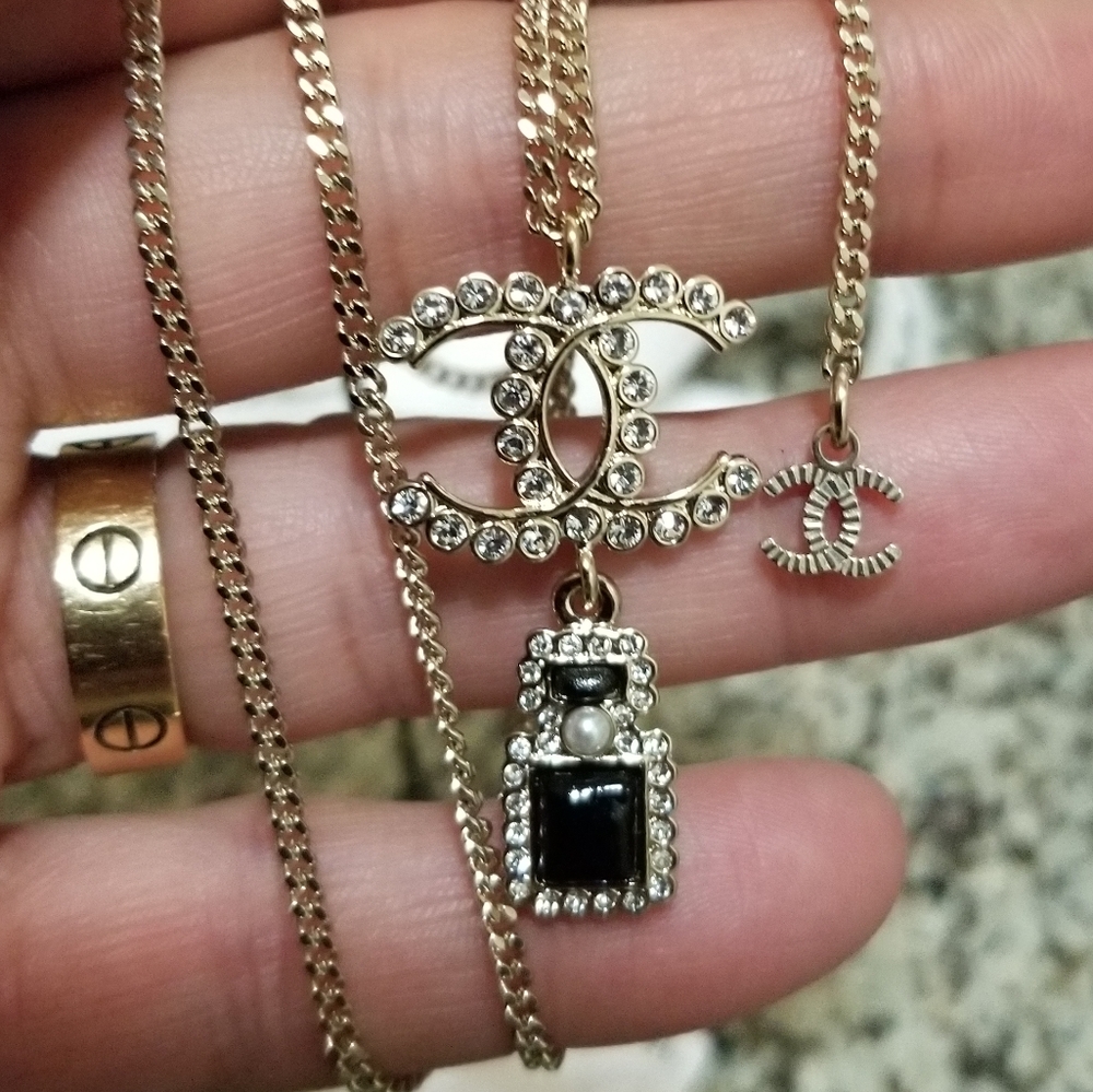 HOSTPICK!!! Chanel logo Necklace - Picture 2 of 16